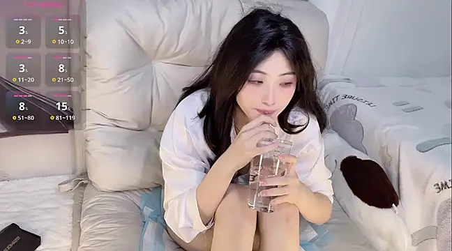 Snapshot of xiaolanlan3344 chatting on March 2025 05:47:02 PM xiaolanlan3344 online show from March 2025 05:47:02 PM