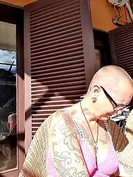 Emma Milf25 online show from March 2025 10:09:01 AM