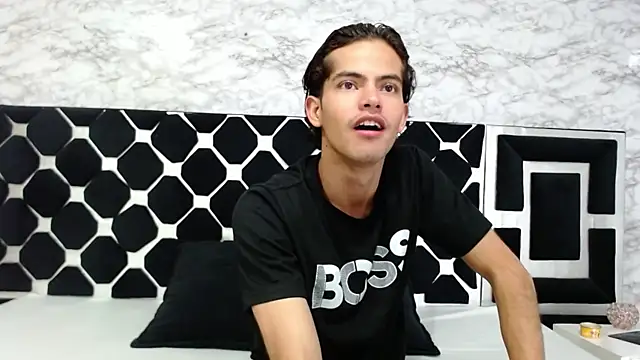 Maximoherrera 16 online show from February 2025 03:59:02 AM