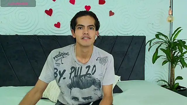 Maximoherrera 16 online show from March 2025 03:40:01 AM