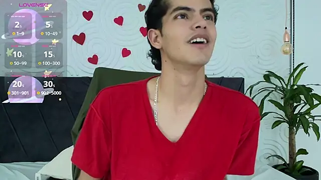 Snapshot of Maximoherrera_16 chatting on May 2026 01:07:01 PM Maximoherrera 16 online show from May 2026 01:07:01 PM