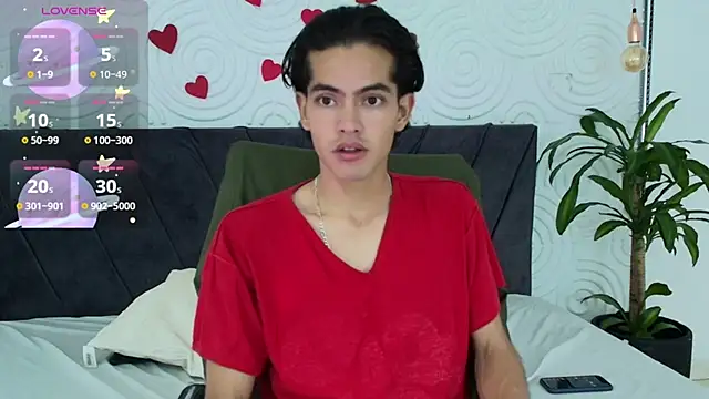 Snapshot of Maximoherrera_16 chatting on May 2026 12:23:02 PM Maximoherrera 16 online show from May 2026 12:23:02 PM