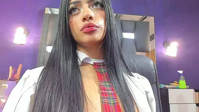 EMYCLARK01 online show from May 2026 03:36:02 AM