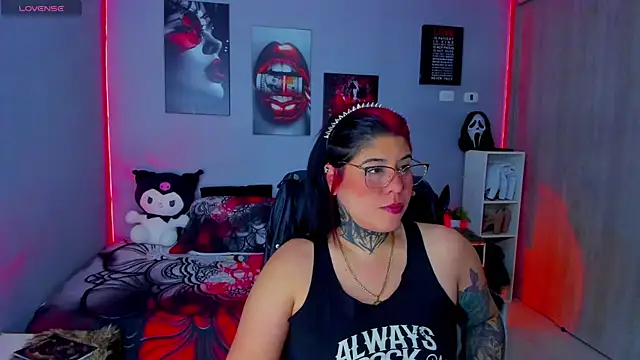 Veronika metal online show from November 2025 07:52:02 AM