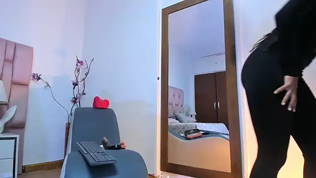 Snapshot of kamii_arias chatting on March 2026 12:17:02 PM kamii arias online show from March 2026 12:17:02 PM