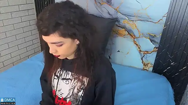 MaeveKuro online show from December 2025 03:24:02 AM