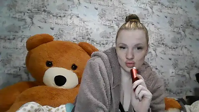 Eveline May online show from October 2025 03:53:01 PM