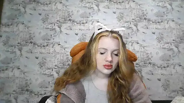 Eveline May online show from October 2025 02:26:02 PM