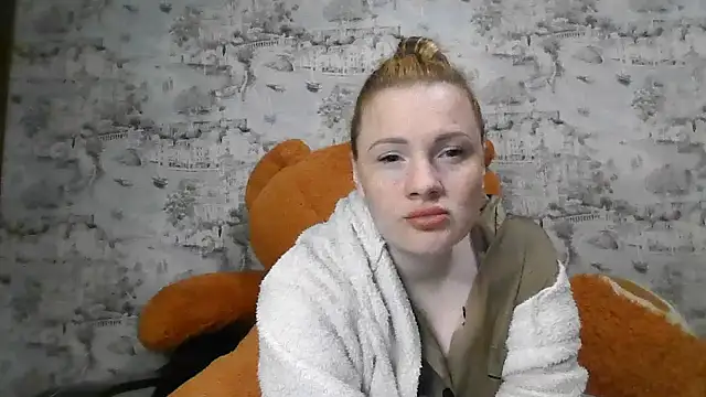 Eveline May online show from October 2025 04:40:01 PM