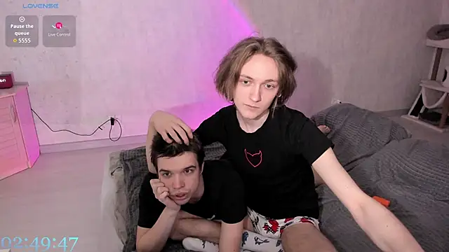 Elliot Winki online show from March 2026 02:21:02 PM