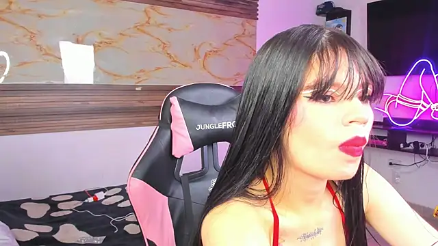 Snapshot of Cloe_roouse chatting on October 2025 12:54:01 AM Cloe roouse online show from October 2025 12:54:01 AM