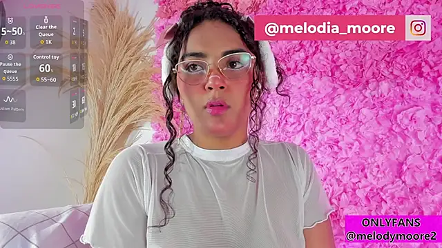 Melodymoore  online show from October 2025 02:00:01 AM