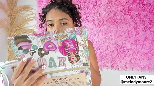 Melodymoore  online show from December 2025 10:49:02 PM