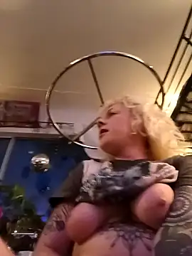 Snapshot of Foxxyhoneypott chatting on April 2026 12:29:02 PM Foxxyhoneypott online show from April 2026 12:29:02 PM
