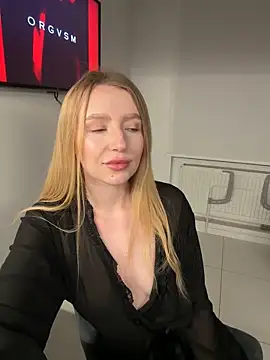 EvaBrooklyn online show from February 2025 06:31:01 PM