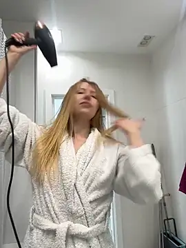 EvaBrooklyn online show from February 2025 09:36:02 AM