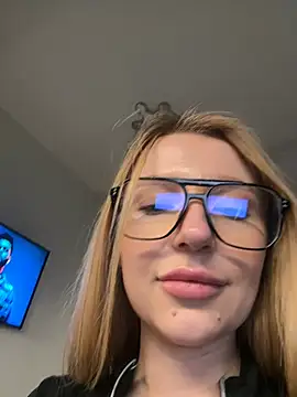 EvaBrooklyn online show from February 2025 04:20:02 PM