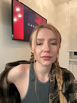 EvaBrooklyn online show from March 2025 04:24:02 PM