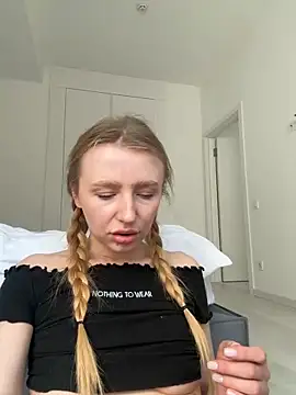 EvaBrooklyn online show from March 2025 09:40:02 AM