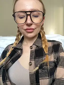 EvaBrooklyn online show from March 2025 12:45:01 PM