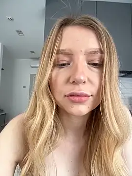 EvaBrooklyn online show from March 2025 06:39:02 AM