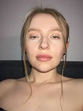 EvaBrooklyn online show from March 2025 04:46:01 PM