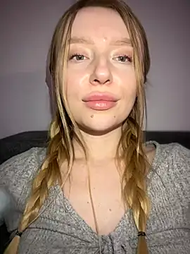 EvaBrooklyn online show from March 2025 07:58:02 PM