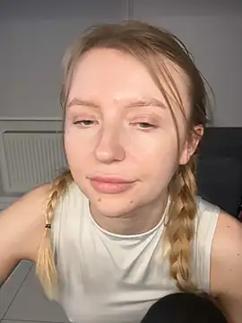 EvaBrooklyn online show from March 2025 08:49:01 PM