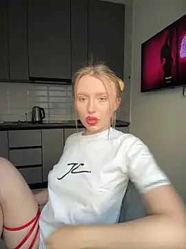 EvaBrooklyn online show from March 2025 02:47:01 PM