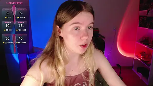 Strawberry juli online show from October 2025 11:29:02 AM