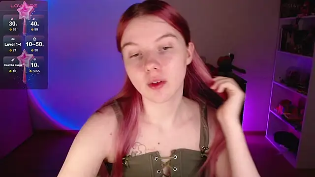 Strawberry juli online show from November 2025 01:21:02 PM