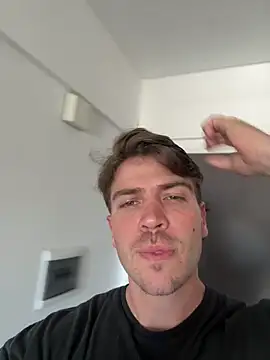 Snapshot of shuki0101 chatting on February 2026 03:16:02 PM shuki0101 online show from February 2026 03:16:02 PM