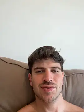 Snapshot of shuki0101 chatting on February 2026 04:52:02 PM shuki0101 online show from February 2026 04:52:02 PM