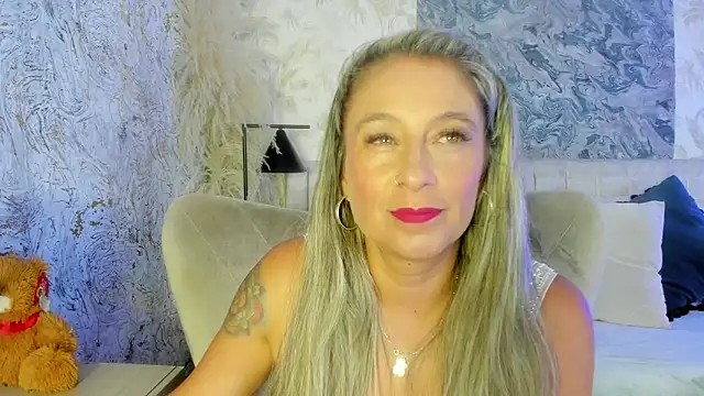 Snapshot of Liannaa_ chatting on December 2025 08:03:01 PM Liannaa online show from December 2025 08:03:01 PM