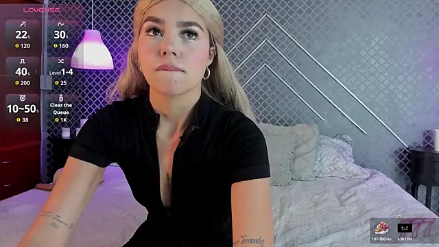 Aleja bloom online show from March 2026 11:27:02 AM