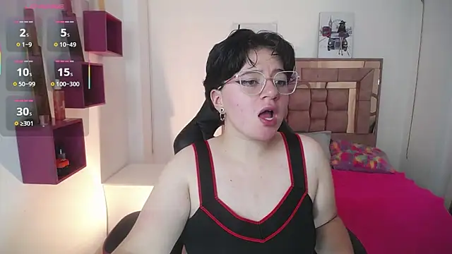 safyka online show from October 2025 02:41:02 AM