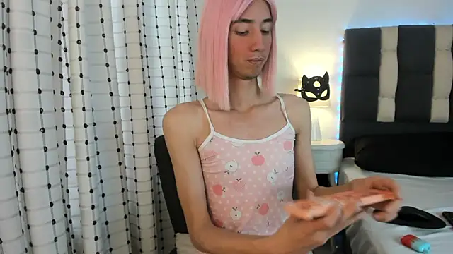 loverisu-coral online show from November 2025 07:23:02 PM