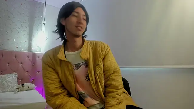 loverisu-coral online show from February 2026 09:24:02 PM