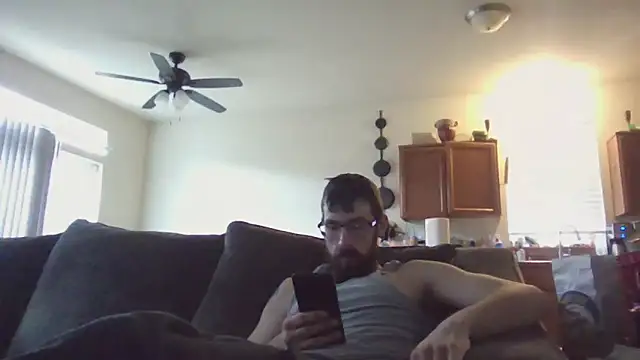 Snapshot of Johnnypro1OF chatting on October 2025 03:42:01 PM Johnnypro1OF online show from October 2025 03:42:01 PM