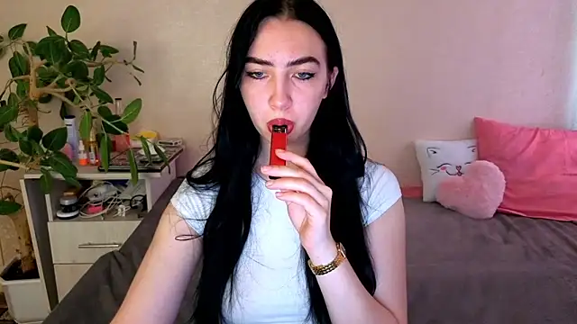 Snapshot of WildKittenX_ chatting on June 2026 04:00:01 AM WildKittenX online show from June 2026 04:00:01 AM