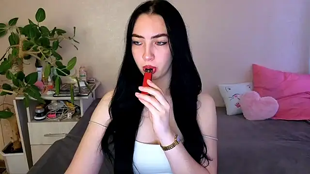 Snapshot of WildKittenX_ chatting on June 2026 04:03:01 AM WildKittenX online show from June 2026 04:03:01 AM