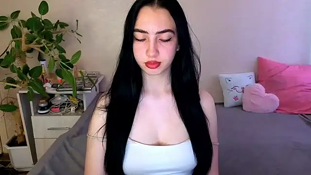 Snapshot of WildKittenX_ chatting on June 2026 04:15:02 AM WildKittenX online show from June 2026 04:15:02 AM