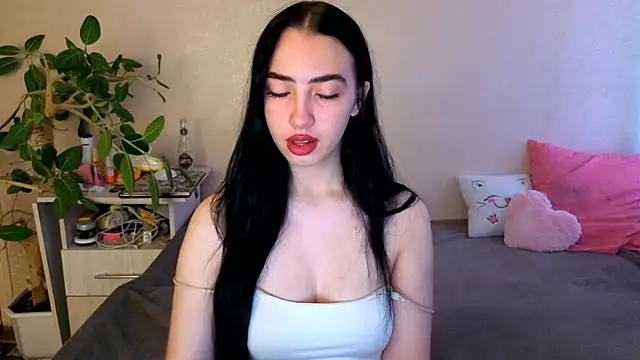 Snapshot of WildKittenX_ chatting on June 2026 04:04:01 AM WildKittenX online show from June 2026 04:04:01 AM