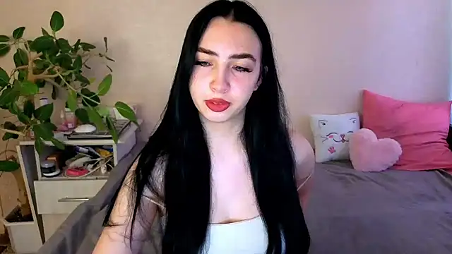 Snapshot of WildKittenX_ chatting on July 2026 04:03:01 AM WildKittenX online show from July 2026 04:03:01 AM