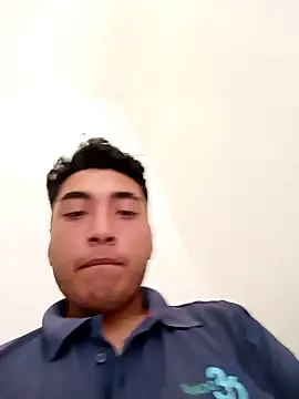 crisssalazar online show from April 2026 06:25:02 PM