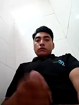 crisssalazar online show from April 2026 09:38:01 PM