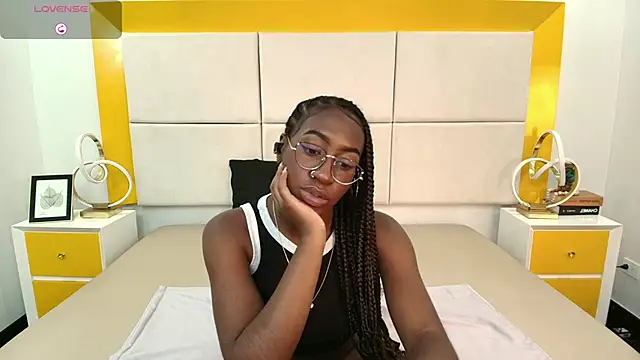 Snapshot of Qeen_blackk chatting on September 2025 08:36:01 PM Qeen blackk online show from September 2025 08:36:01 PM
