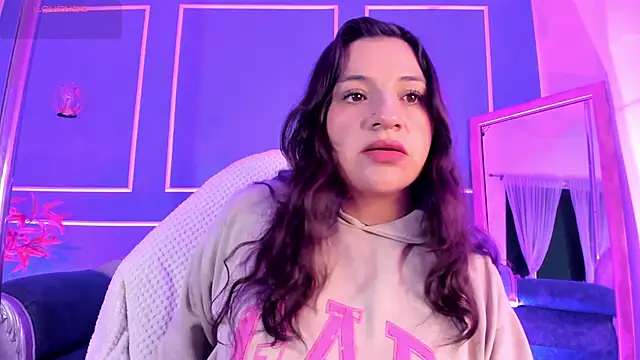 TaraTaylorr online show from November 2025 02:22:01 AM