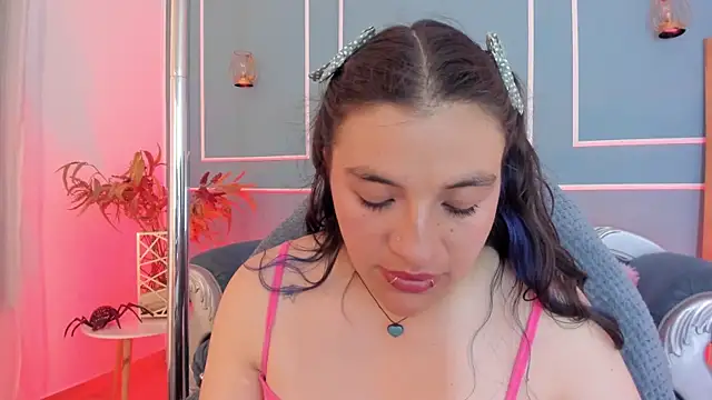 TaraTaylorr online show from July 2026 02:38:01 AM