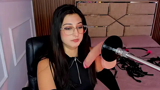 Gabrielakassi online show from November 2025 12:15:02 PM